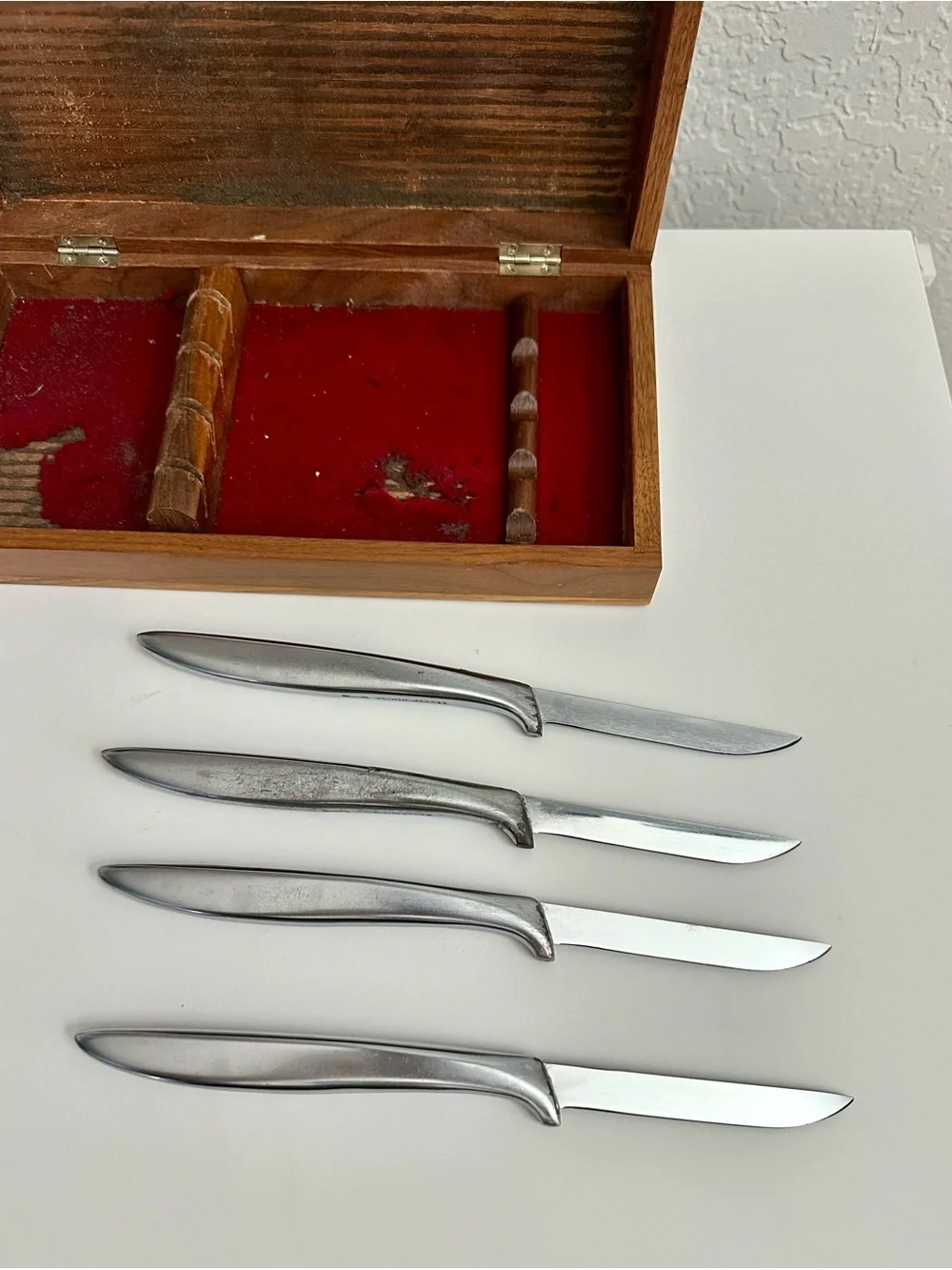 Vintage Gerber Miming Legendary Blades-Steak Knives-Set of 4-Original Walnut Box